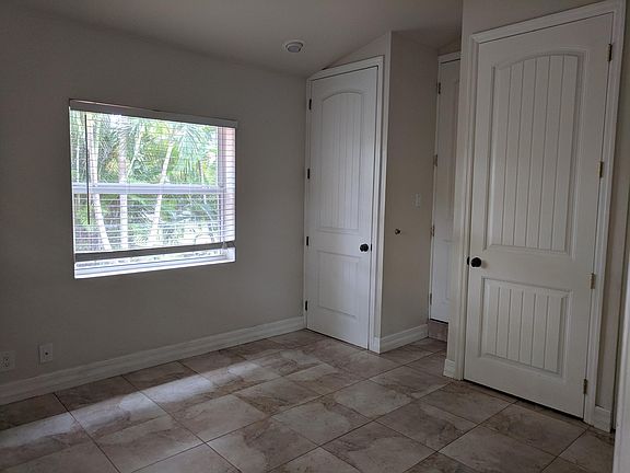 5th image of 912 SW 18th St #East