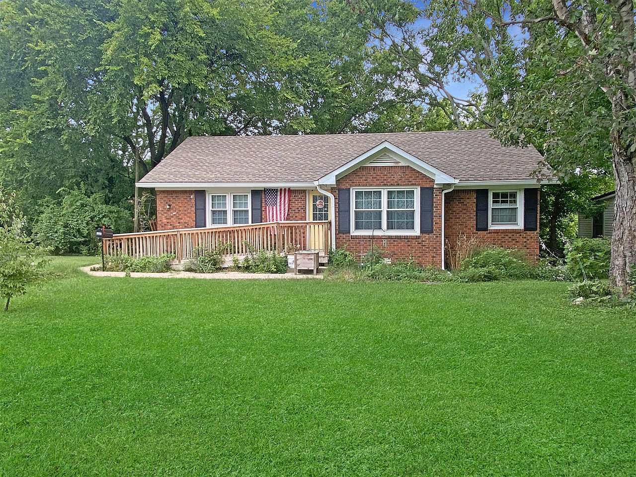 587 E 7th St, Russellville, KY 42276 MLS RA20233632 Zillow
