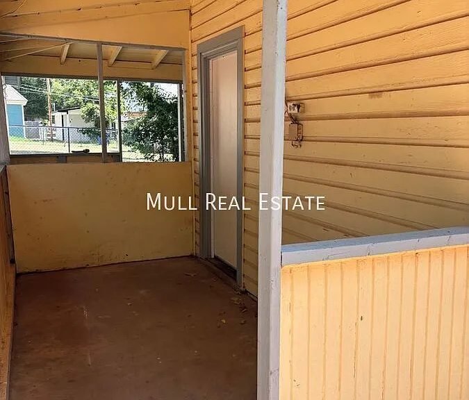 610 E Harrison Ave — Photo 10