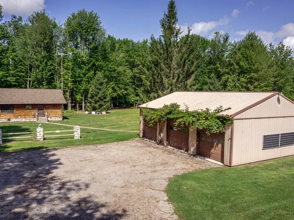 1442 W Tyler Rd, Hart, MI 49420