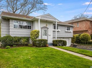 580 Park Ave, Cedarhurst, NY 11516