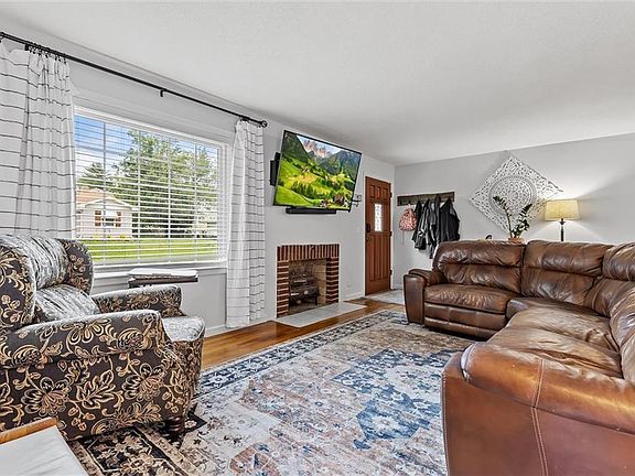 3rd image of 111 Northview Dr