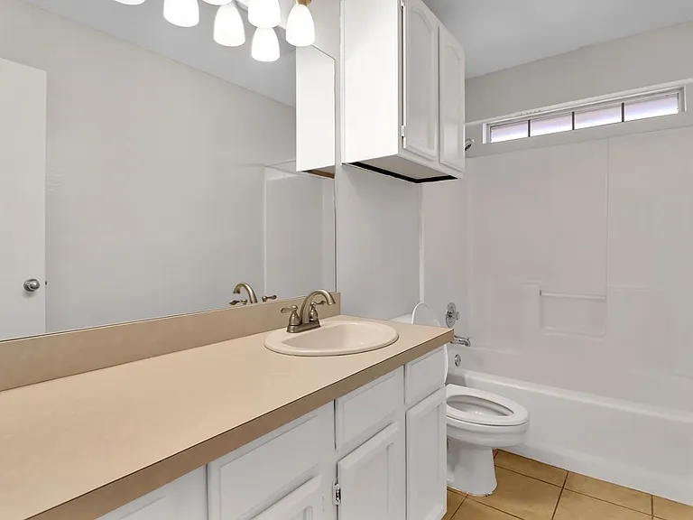 8633 Yale Ave — Photo 16