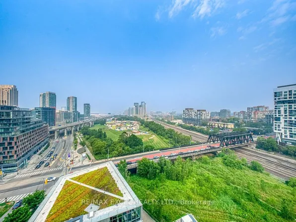 170 Fort York Blvd #1301, Toronto, ON M5V 0E6