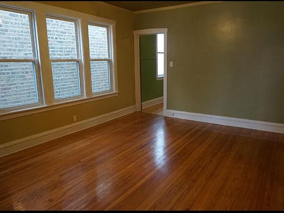 2nd image of 3749 N Sacramento Ave