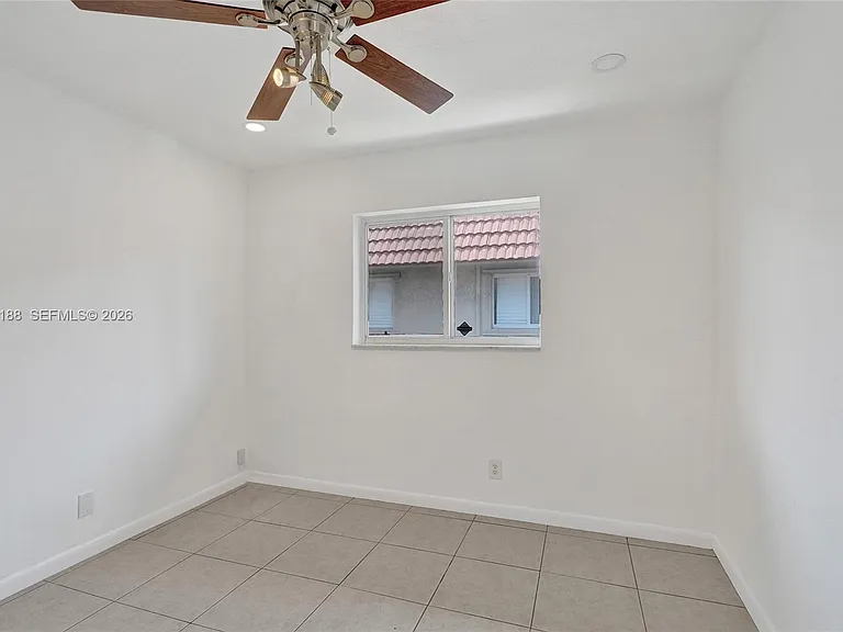 3050 NE 5th Ter #13 — Photo 29