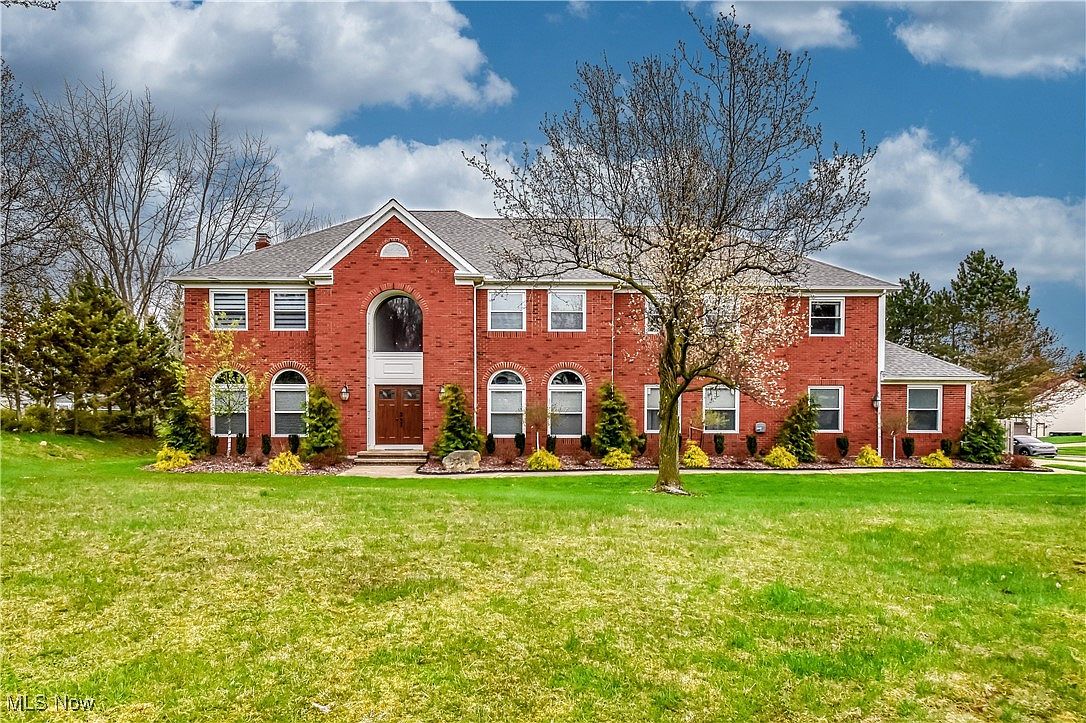 489 Leverett Ln, Highland Heights, OH 44143 | Zillow