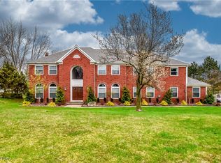 489 Leverett Ln, Highland Heights, OH 44143