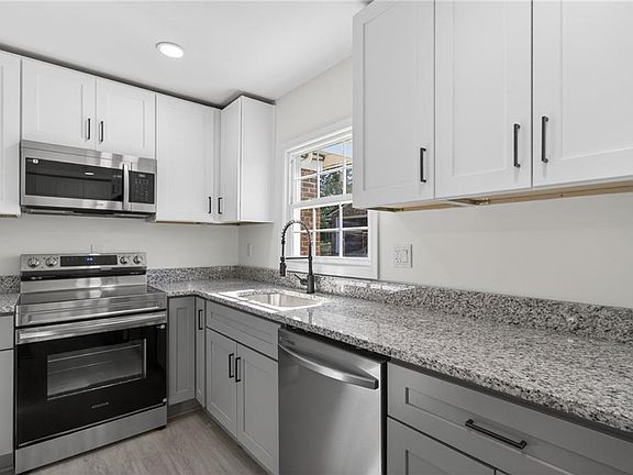 3rd image of 113 Rawlsdale Rd