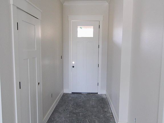 2nd image of 1010 Ridgeview Cv