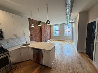 419 Washington Street, #2