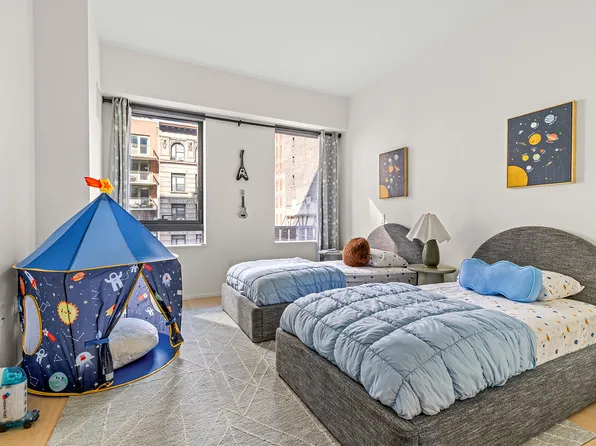 121 East 22nd Street image 7 of 14