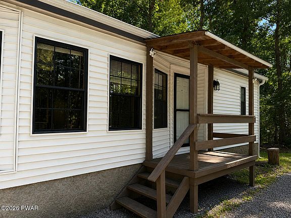 5th image of 104 White Oak Dr