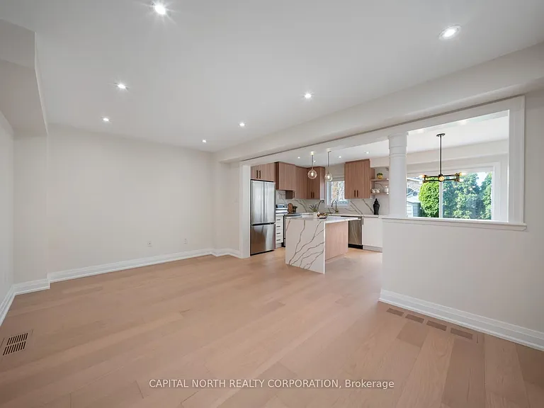 231 Venice Gate Dr — Photo 7