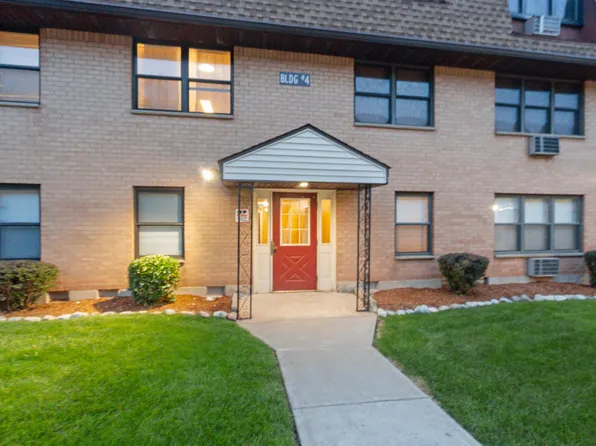 29 N End Dr, Secaucus, NJ 07094
