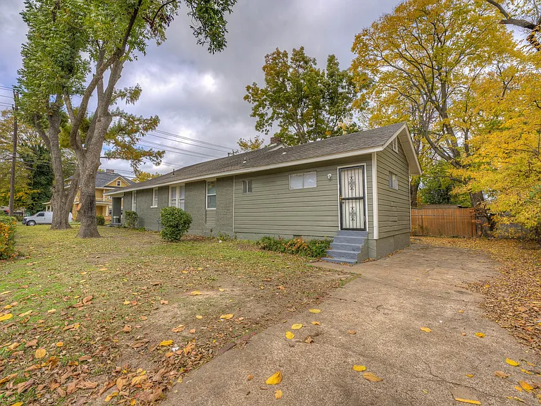 342 N Claybrook St — Photo 20