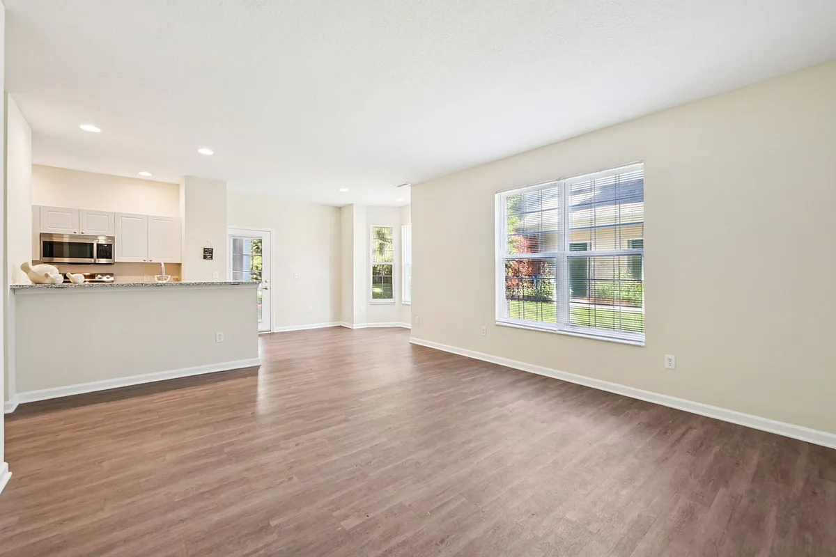 Building Photo - The Residences at Scioto Crossing