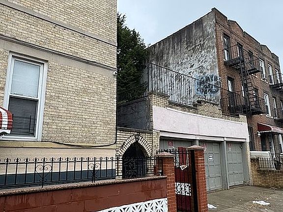 3rd image of 3102 Snyder Ave Floor 2