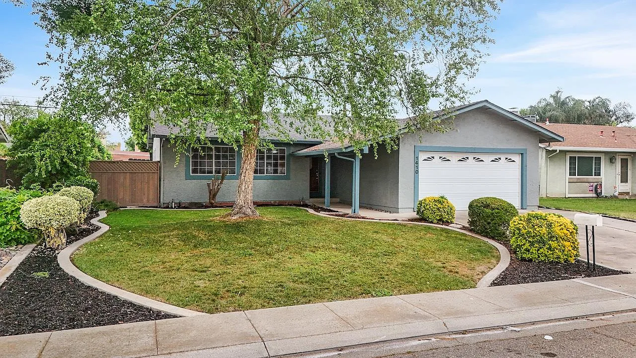 1410 McDermott Ct photo 1