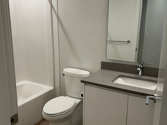 4th image of 1975 Dilworth Dr #601