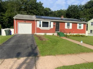 27 Jefferson Ln, East Hartford, CT 06118