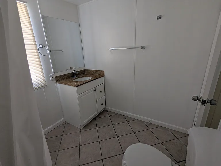 927 E F St #24 — Photo 12