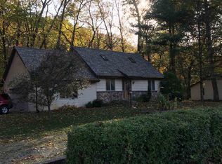 6416 Valley Dr, Leo, IN 46765