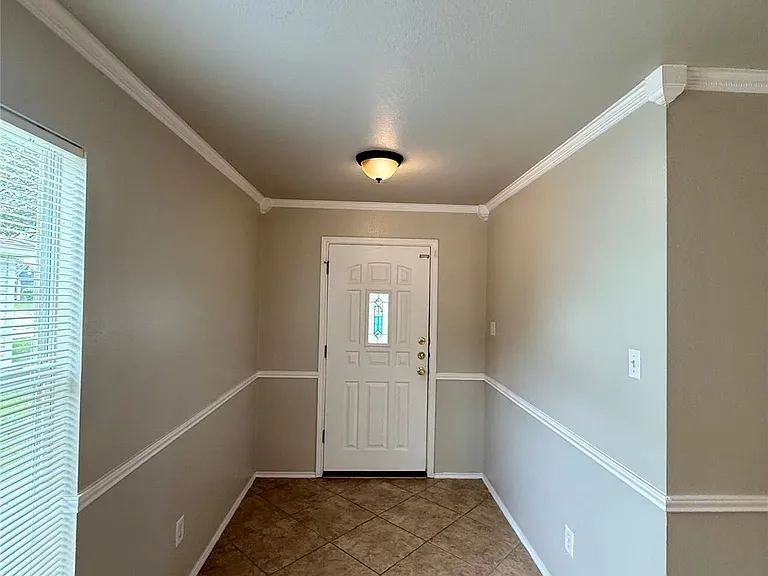 3504 Banda Ln — Photo 2