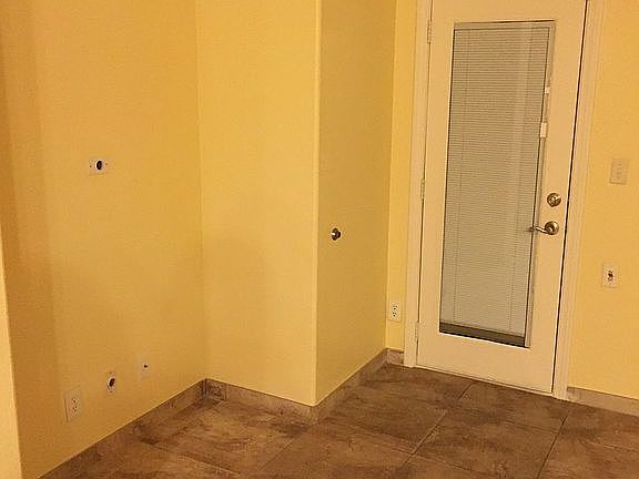 4th image of 9257 Nerone Ave