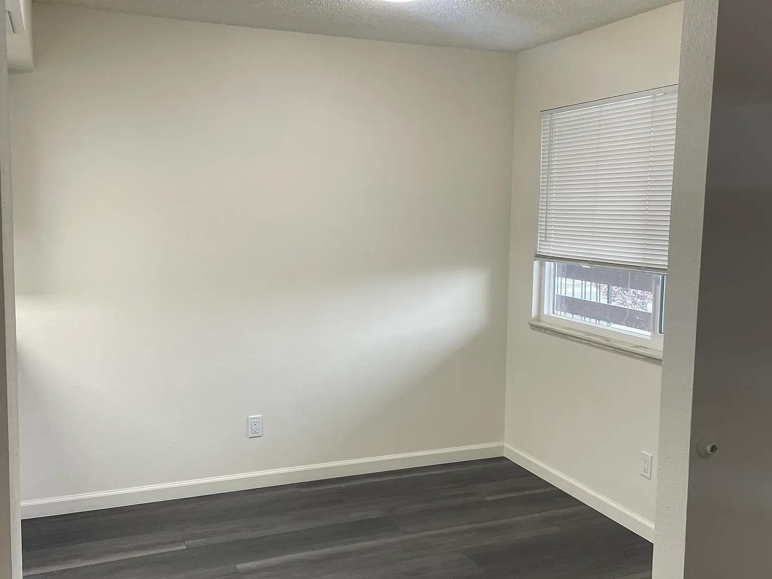 2 bed, 840 sqft, $1,500 — Photo 4