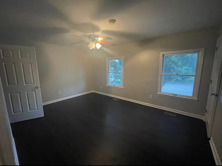 1408 Deer Lake Cir — Photo 11