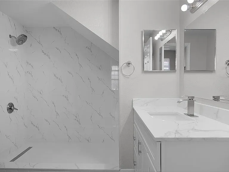 4007 Venetian Bay Dr #105 — Photo 10