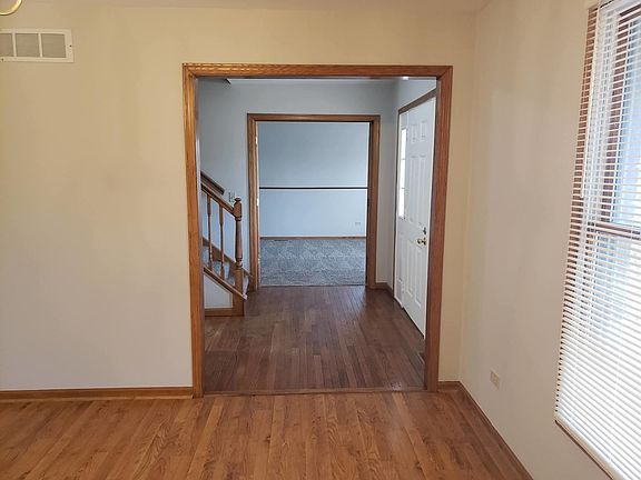 4th image of 415 Stanford Dr