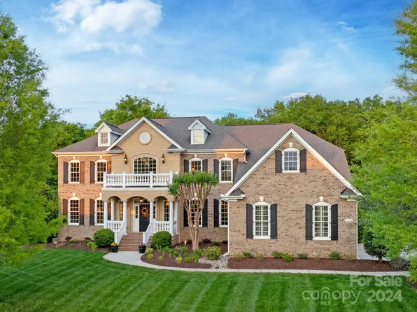 2008 Wheatfield Dr, Waxhaw, NC 28173