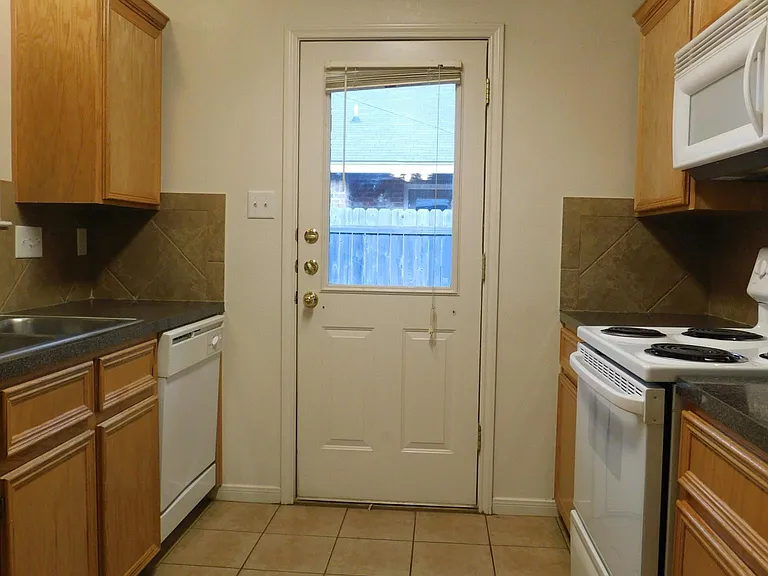 1500 Nicholas Cir #A — Photo 11