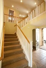 6142 Ashwell Way :: Stairwell