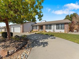 925 S Ridgemark Dr, Hollister, CA 95023
