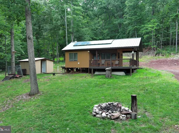 1419 Pauls Woods Rd, Delray, WV 26714