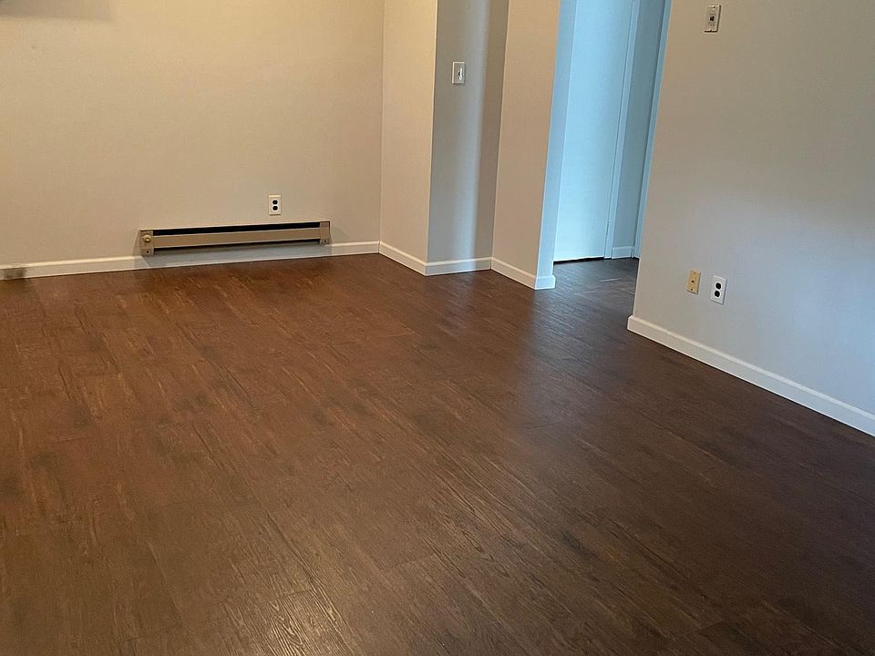 1st image of 63 Park Centre Dr