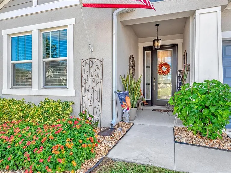7213 Talamore Dr — Photo 2
