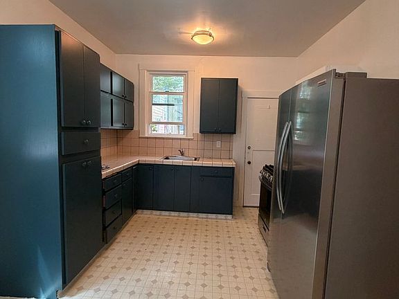 2nd image of 3232 Gough St APT 2
