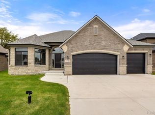 19781 Chase Dr, Macomb, MI