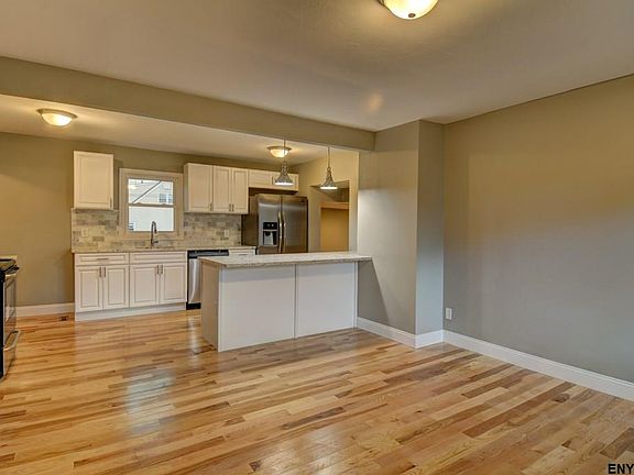 4th image of 22 Tattersall Ln