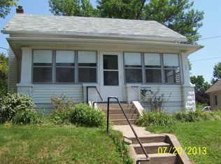 1107 Cedar St, Muscatine, IA 52761