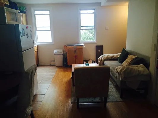 Rented by Renelli Realty Corp. | media 8