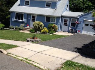 58 Spruce St, Fairview, NJ 07022