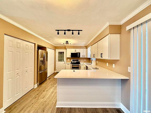4th image of 508 Marquis Ave