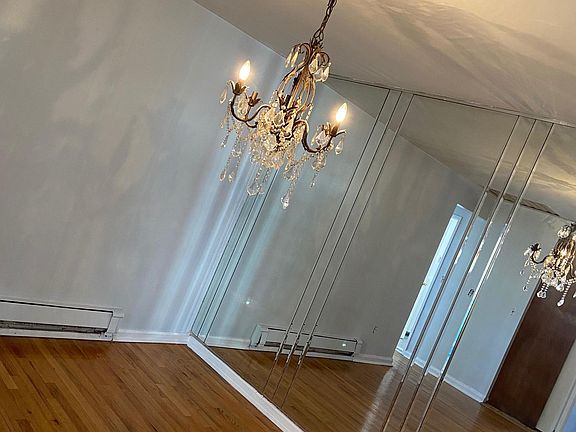 3rd image of 2422 Wilson Ave #2