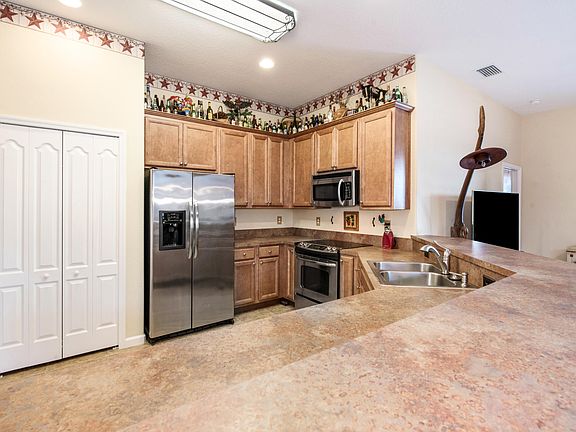 4th image of 463 Hollow Glen Dr