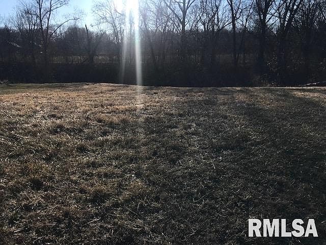 2nd image of 920 Woodfield Ct